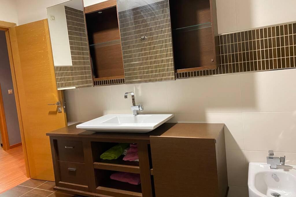 Apartamento De 4 Dormitorios En Camarinas Exterior photo